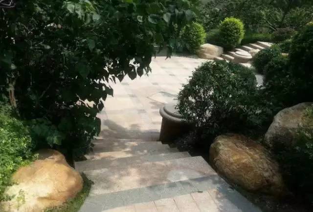 花岗石地面铺贴的施工工艺,花岗岩地面铺装人工多少钱