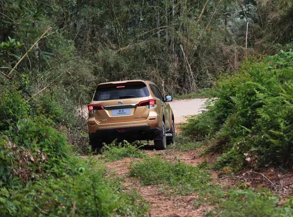 这5款suv硬汉最爱兼顾家用和越野,20万最强四驱suv丰田小霸道