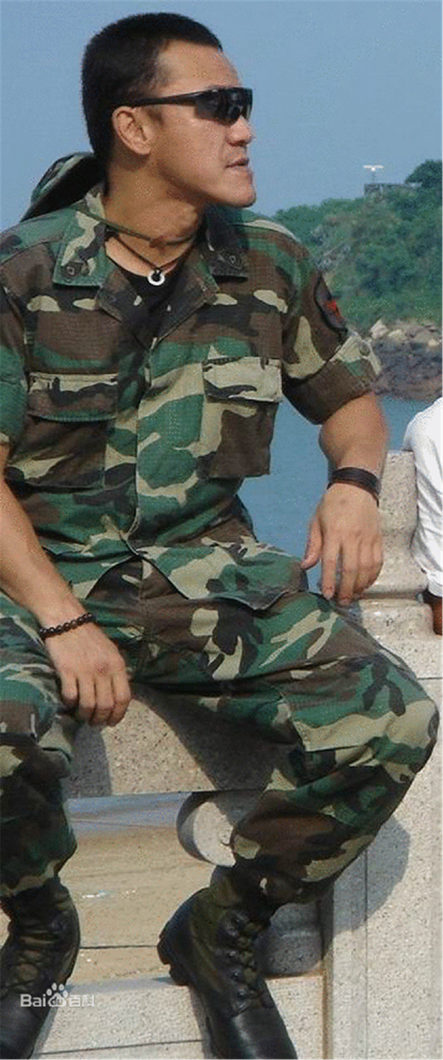 长着一张“大哥”脸，做事情却非常有情，不一样的“台湾真男人”