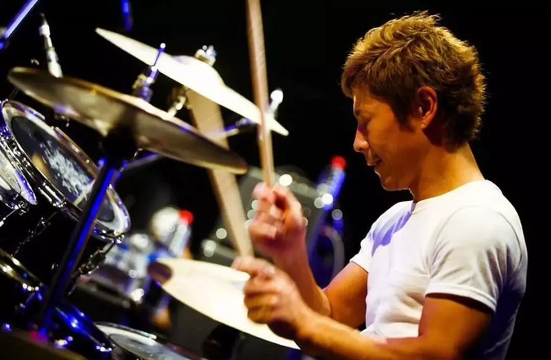 日本版“马云”成首位环月旅行者!两天花掉6个亿、多位明星女友……有钱真的可以为所欲为