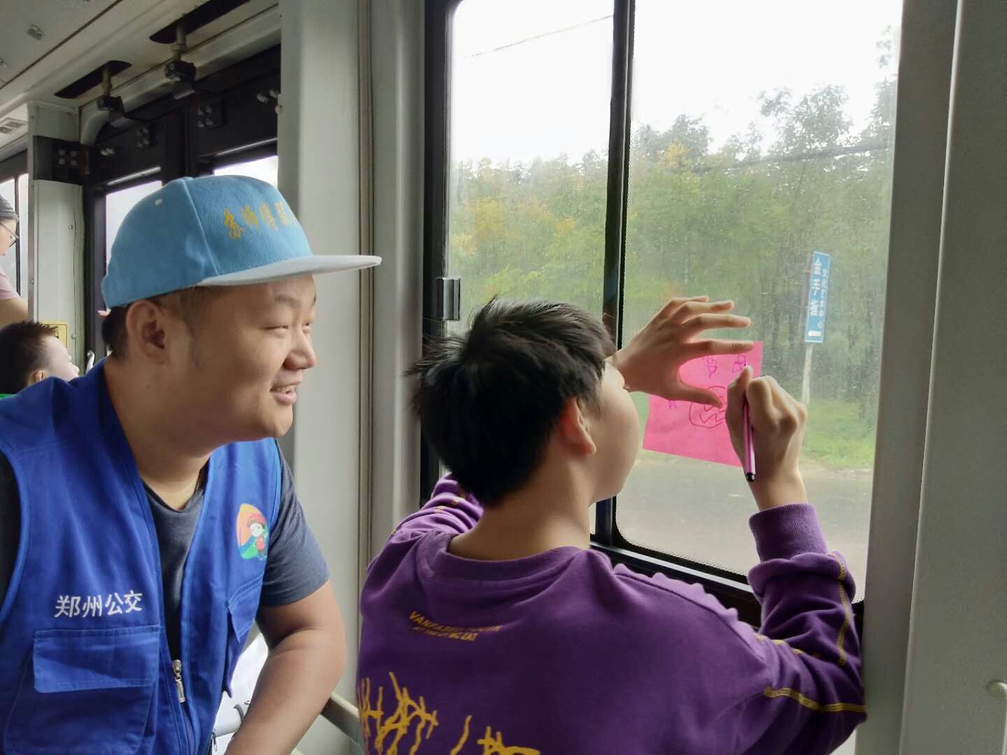 郑州公交二公司志愿者行动,郑州公交二公司志愿者
