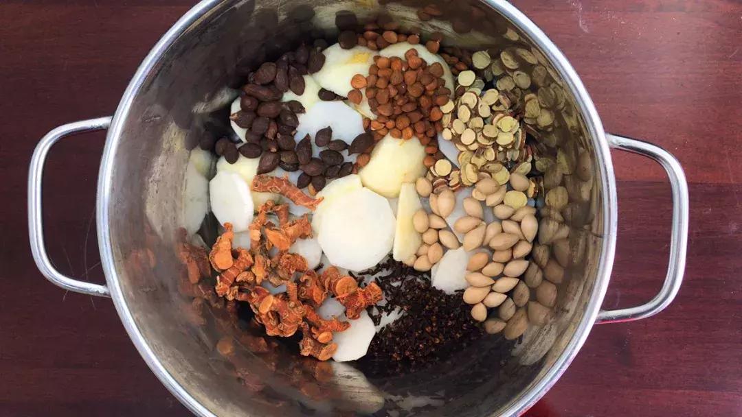 止咳润喉的方法泡水,比消炎药还靠谱的润喉止咳方法