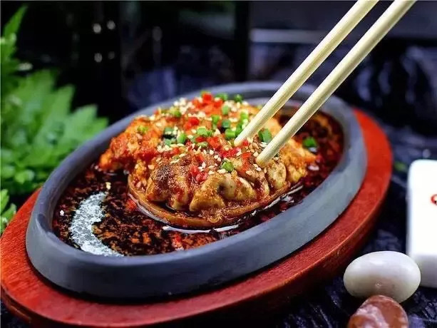 川炉火锅又又又来撩您的胃了！两周年店庆，5.8折！必须马上安排！