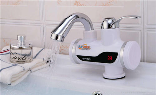 即热式水龙头和即热小厨宝哪种好,电热水龙头即热式冷热两用小厨宝
