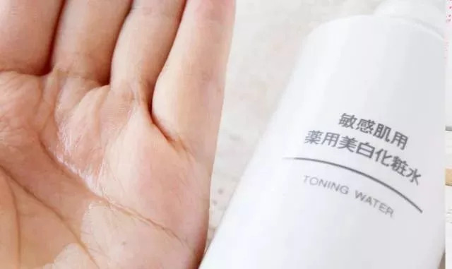 适合夏天使用的10款日本美白化妆水！