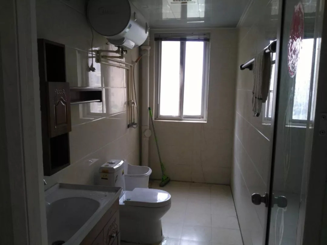 牡丹区政府广场旁文苑小区127平稀缺房源出售！还有车饰店求租店面！