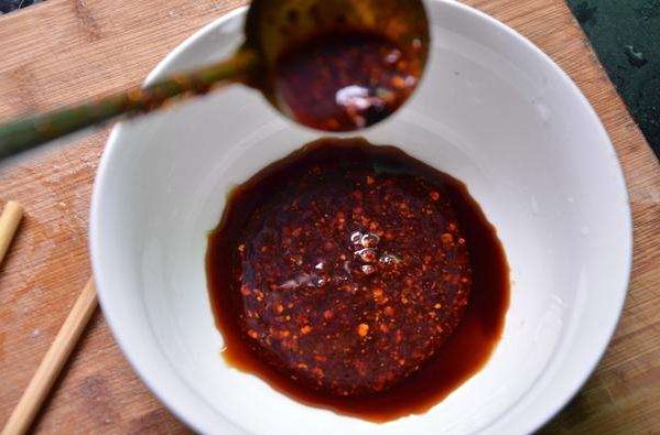 正宗良心师傅教的红油制作,正宗熬红油的制作方法