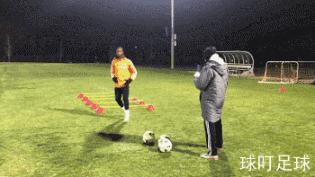 如何踢球的时候打出爆发力,踢球练核心力量的动作