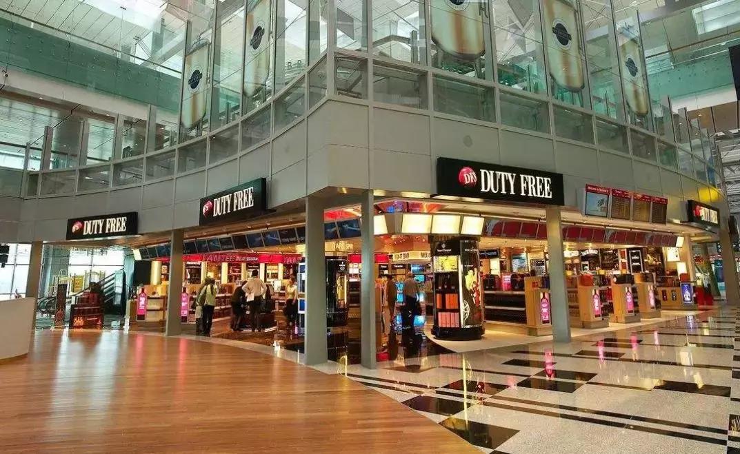 机场免税店的东西可不可以不带走,机场免税店买东西有赠品吗