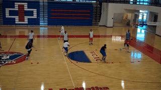 美国少年篮球运球训练视频,小学生篮球跑位意识训练