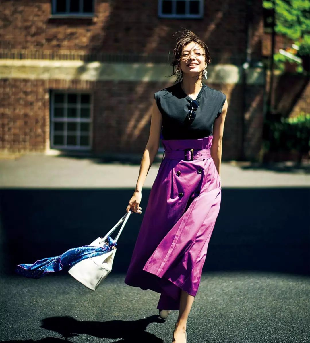 买对设计师青睐的秋冬流行色,等于拿到高阶时髦圈入场券