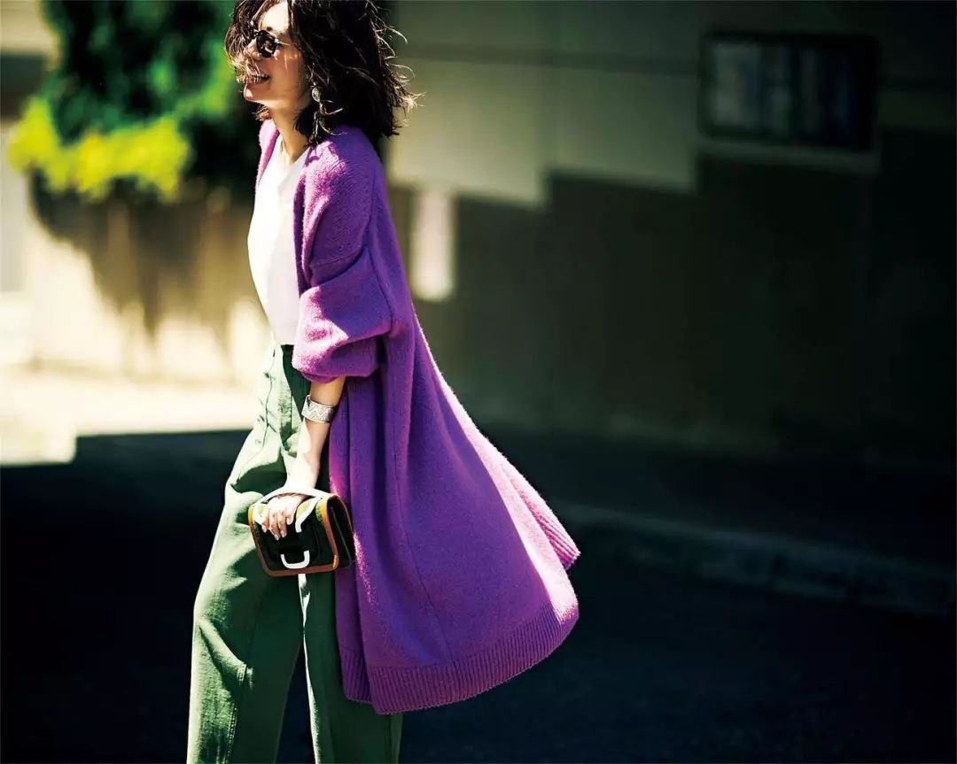 买对设计师青睐的秋冬流行色,等于拿到高阶时髦圈入场券