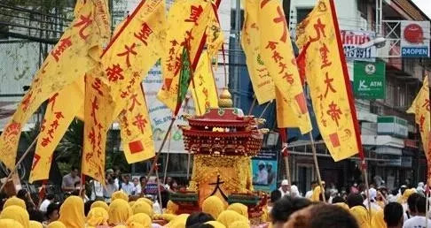 泰国文化礼仪之泰国水灯节,泰国超大水灯节