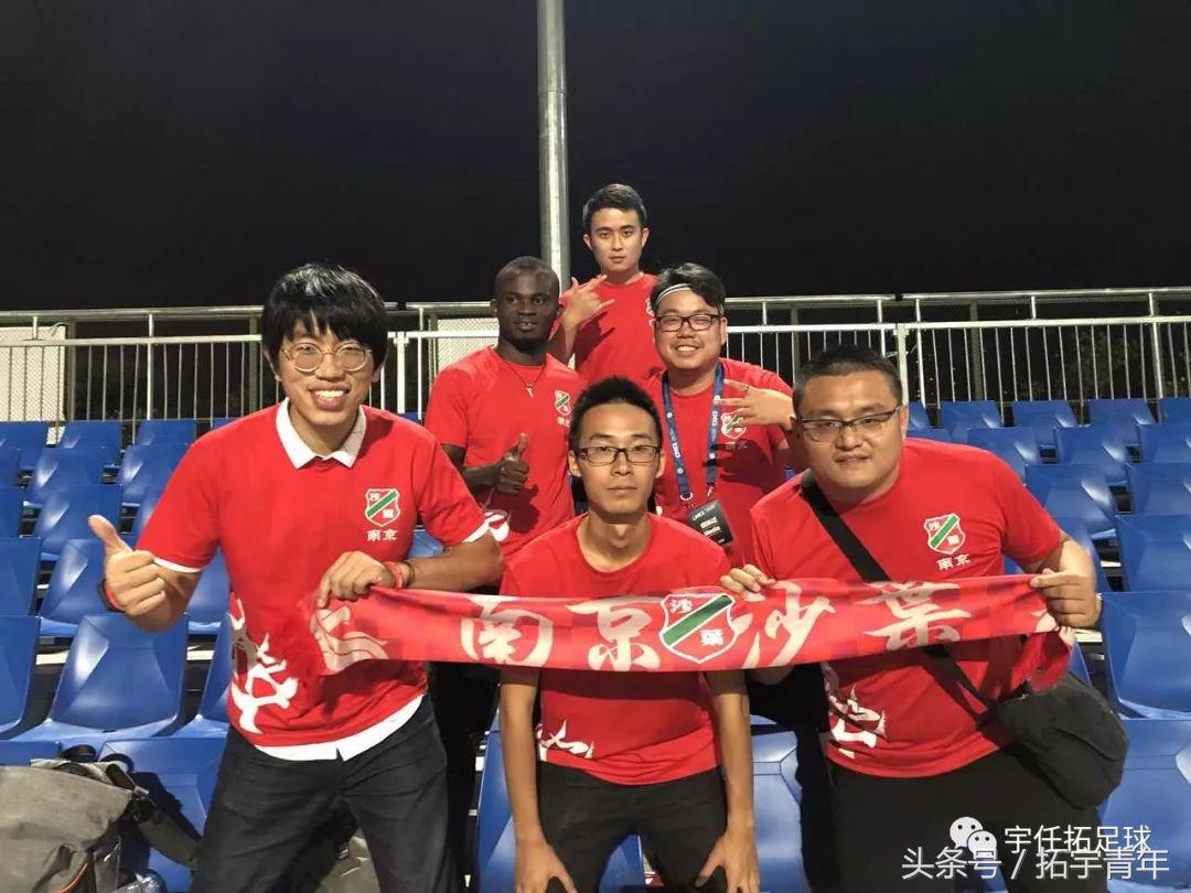 「人物」足球远征军，为爱踏上千里之外的旅途