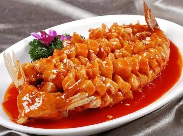 松鼠鱼怎么做又酥又脆又好吃,何大厨松鼠鱼正宗做法