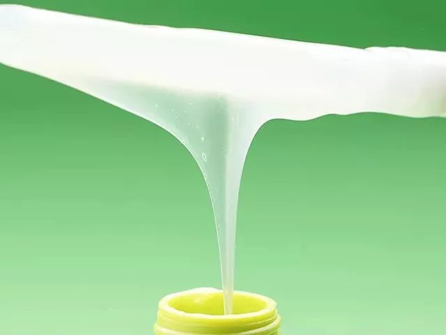 一条拼团｜富含金缕梅精华的爽肤水，全能养护洗发水725g