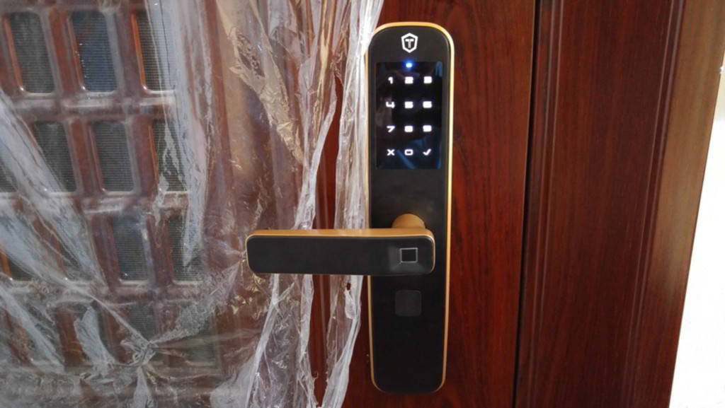 便捷开锁改变生活——金刚鹦鹉T2微信指纹锁体验