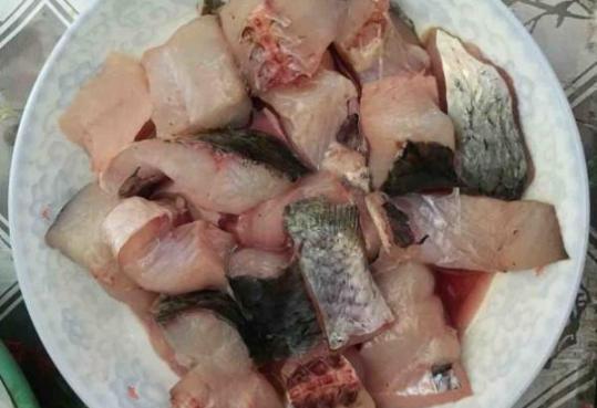 万能鱼汤怎么做,家常炖鱼的最佳方法