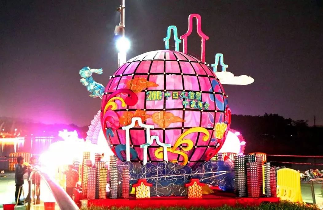 美美美!现在起到10月底,佛山这个超靓灯会喊你来约会,免费!