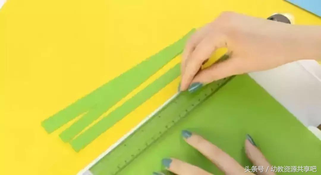 用彩色纸条制作手工卡纸,超简单卡纸手工特别好看