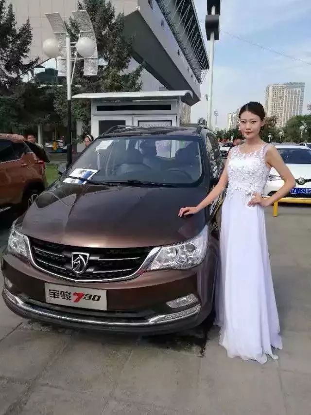 重磅消息！这个周末来光明广场转“惠民房车节”，有一大批特价房和优惠车！