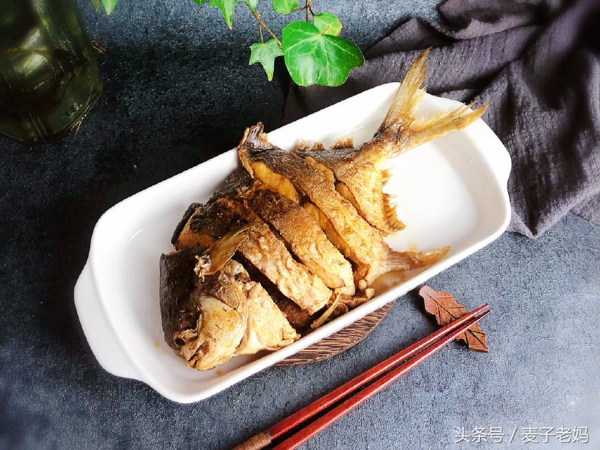 上海爆鱼正宗的鲳鱼版做法,鲳鱼这么烧绝对够味简单又快捷