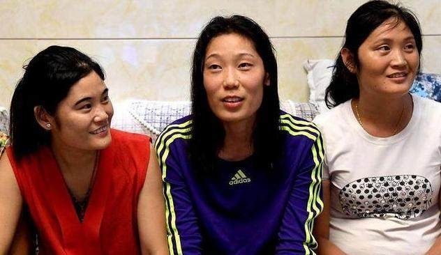 朱婷携妹妹出现大奖赛赛场,朱婷妹妹打排球比赛