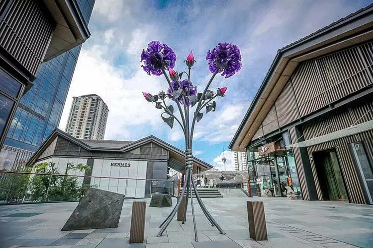 成都18个雕塑,成都太古里裸眼3d龙雕塑