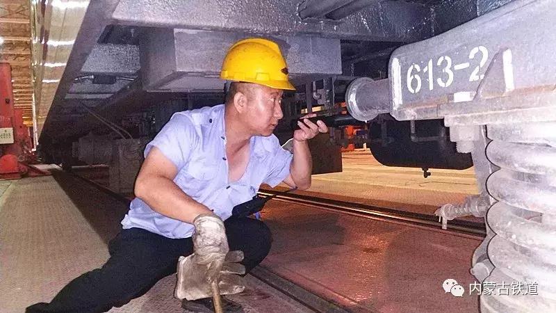 旅客还在熟睡中，他们竟悄悄换走了火车底盘！