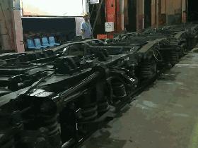 旅客还在熟睡中，他们竟悄悄换走了火车底盘！