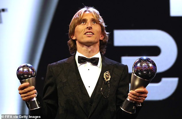 世界足球先生c罗马拉多纳,梅西c罗各有几个世界足球先生