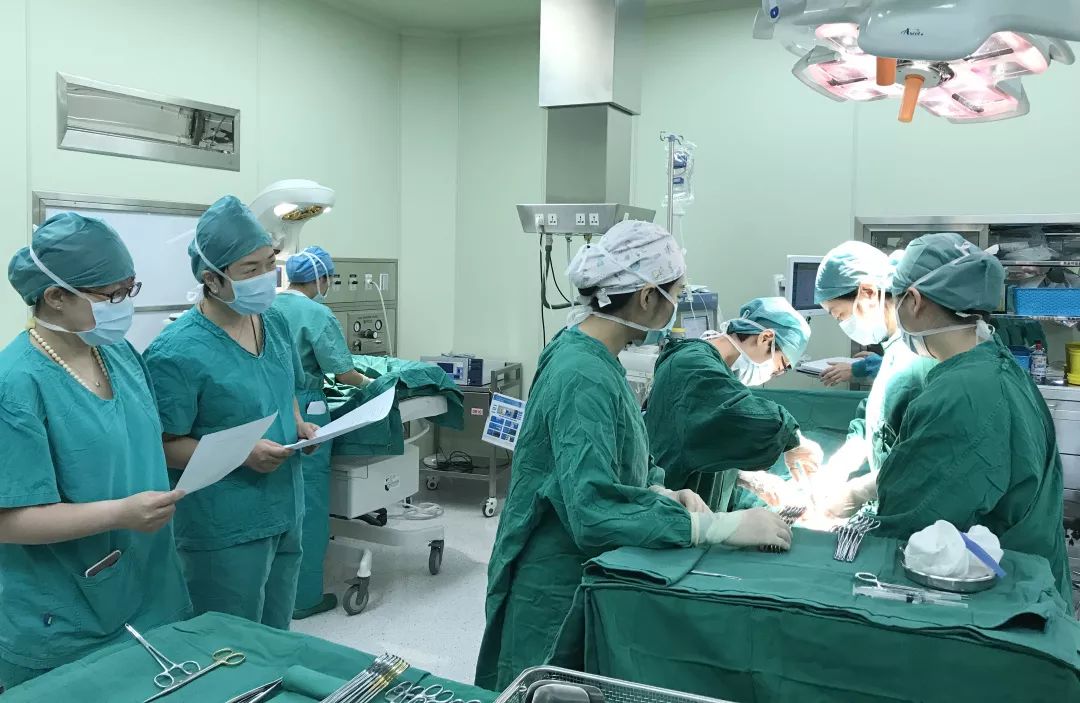 「优秀教学团队」妇产科：师徒相携，薪火相传