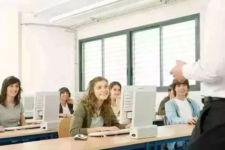 时尚公益课堂第26课：城市之眼，时装之根——建筑