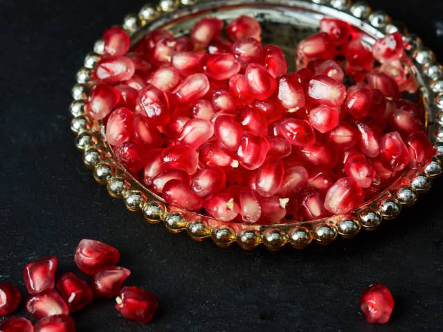 正宗品种嫁接突尼斯软籽石榴,精品高杆突尼斯软籽石榴