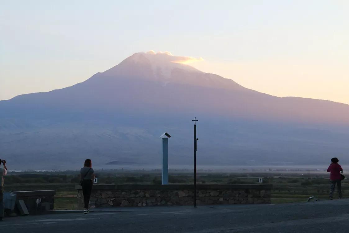 土耳其亚拉腊雪山下的亚美尼亚“深坑”修道院（霍瑞维拉修道院）