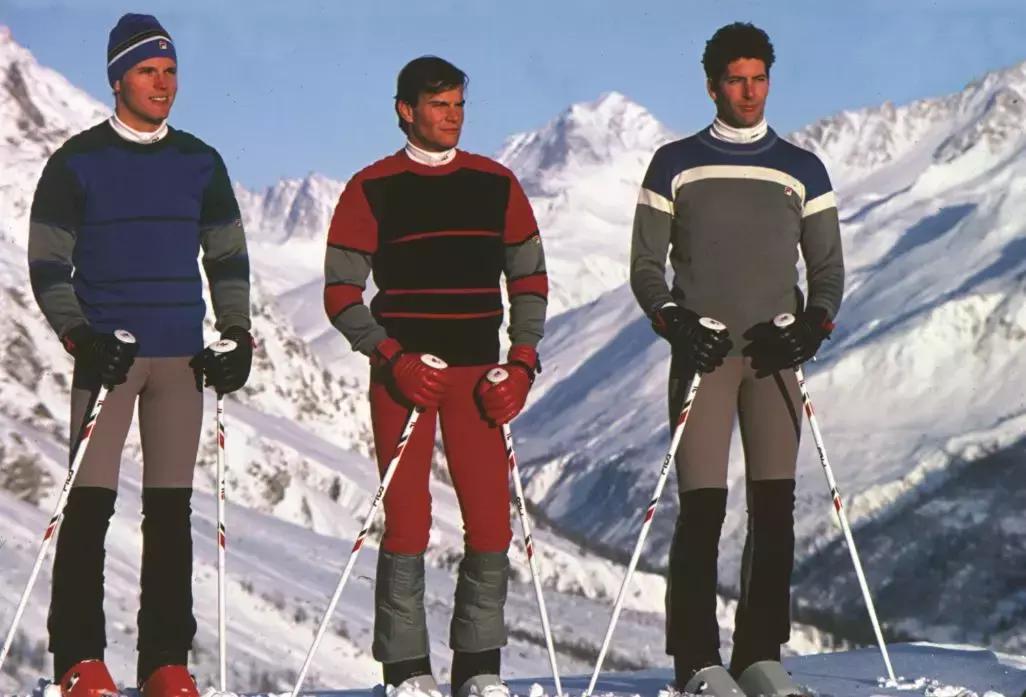 人手一件的FILA品牌，到底是怎么火的？