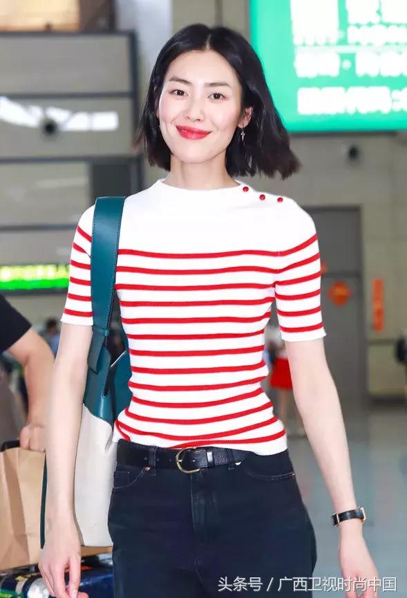 针织衫短袖里面应该穿什么,黑色金丝宽松短袖针织衫怎么搭