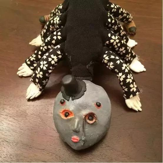 12岁男孩用捡来的破烂，打造出一个暗黑王国，吓哭一票成年人……