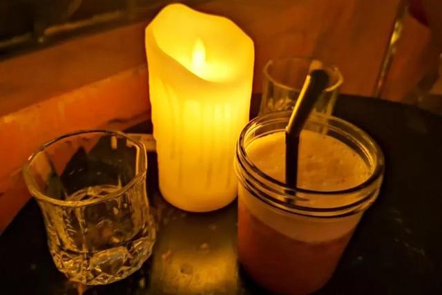 火遍香港尖沙咀、外滩江景环绕……2018魔都新酒吧，潮人新据点！