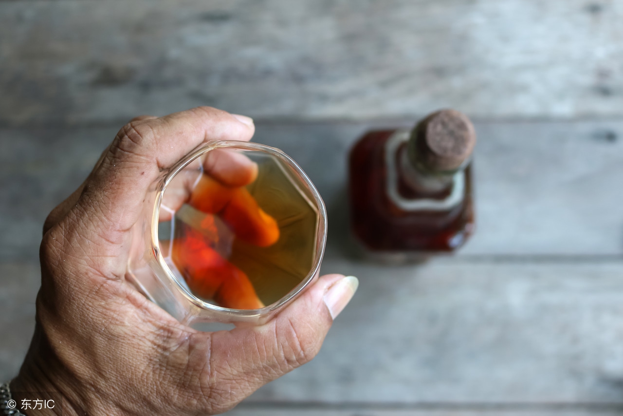 中医阳痿的6个药酒疗法，喜欢喝酒也不耽误治病