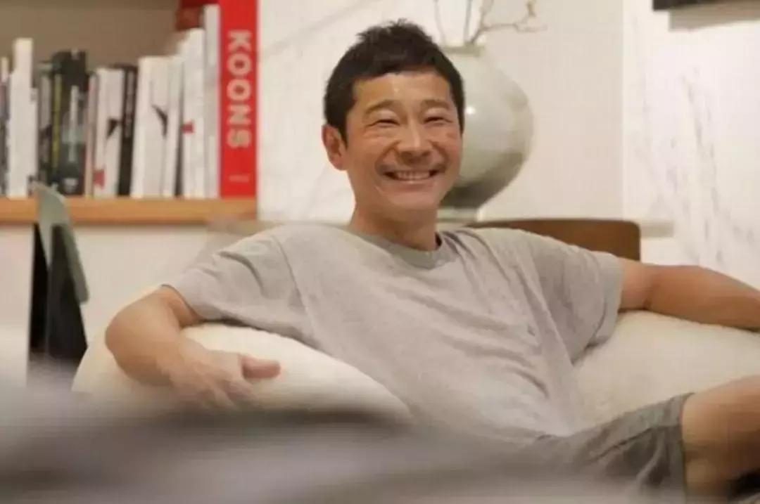 他花17亿巨款买张火箭票要绕月旅行，理由是……