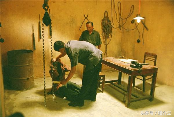 它们恰似，法国姑娘热情奔放浪漫与越南姑娘含蓄温柔的完美结合