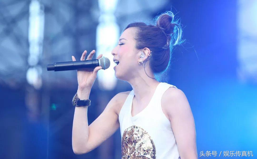 许志安郑秀文粤语歌你最红,郑秀文与许志安相逢何必曾相识