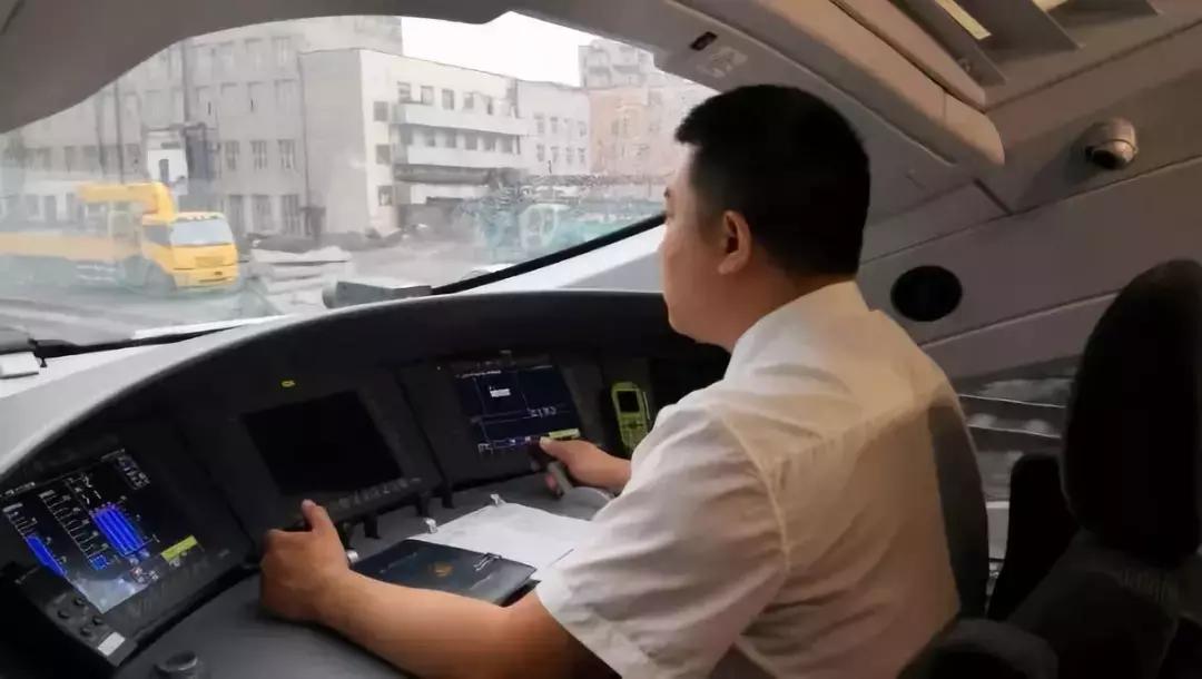 哈佳铁路车次时间表,哈佳铁路明年通车车票多少钱