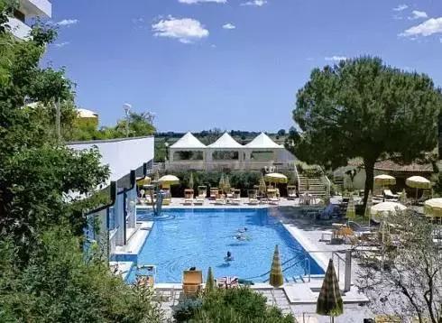 世界最美泳池,世界上最美的游泳池