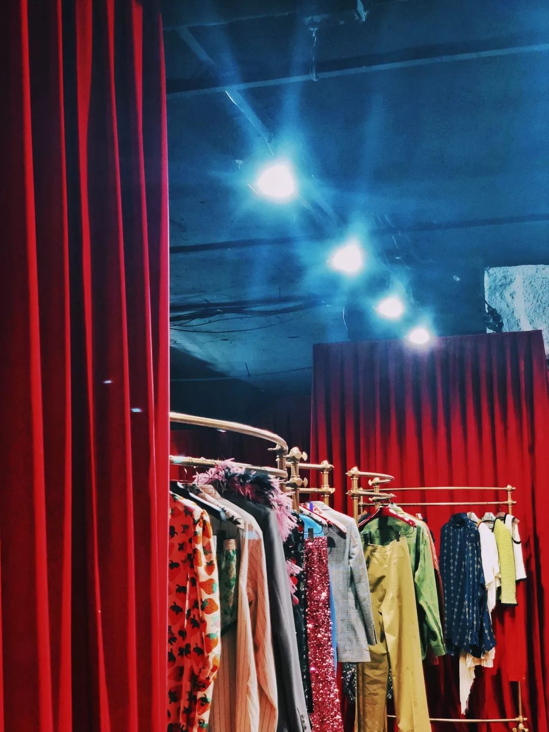 巴黎时装周blackpink高跟鞋,2020秋冬高跟鞋时装周