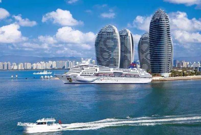 迪拜亚特兰蒂斯和三亚哪个好,三亚凤凰岛好玩吗