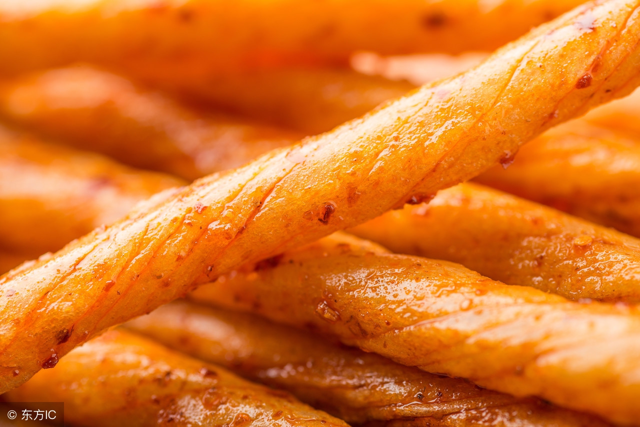 卫龙辣条公司创始人简介,卫龙辣条发家史