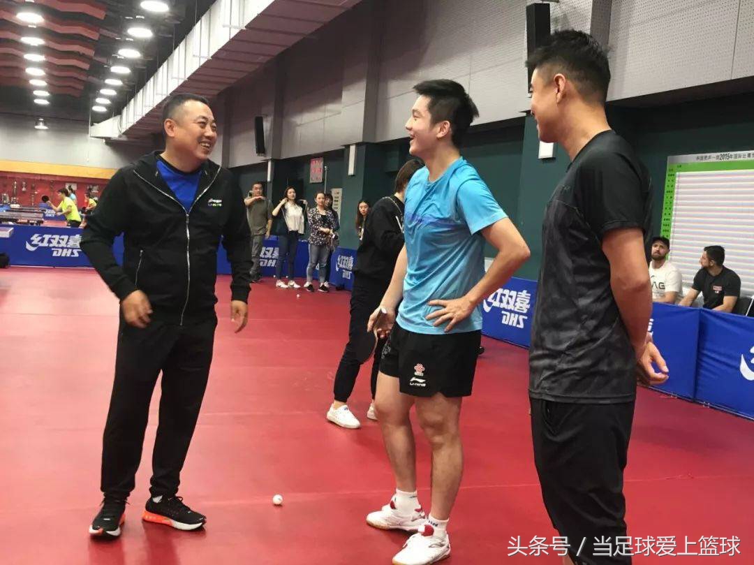 刘国梁感动球迷视频,刘国梁感动弟子