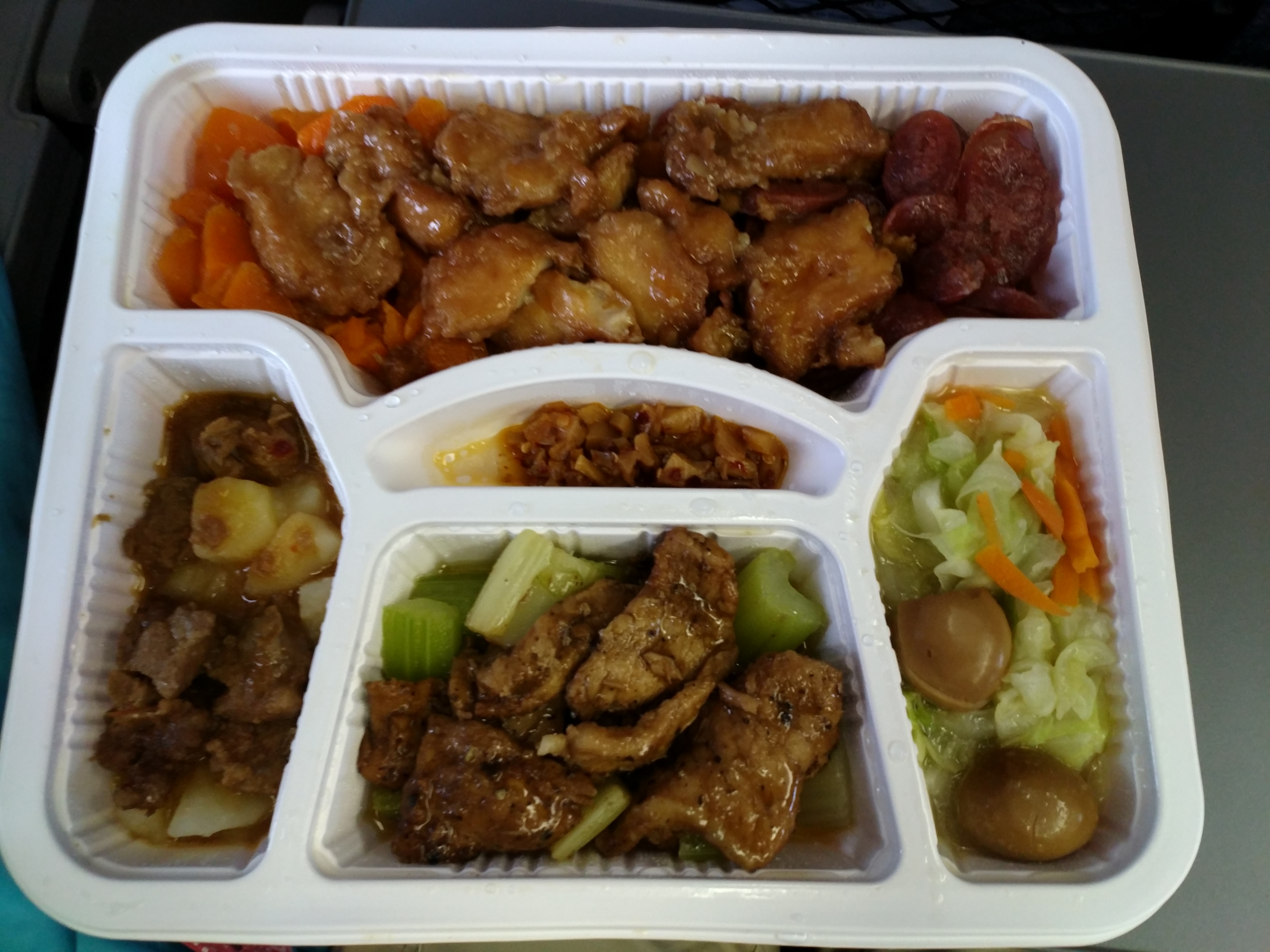 租车自驾多少钱一天,云南5天游租车划算吗